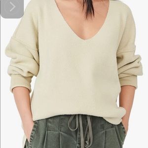 Free People V neck sweater - size medium NEW